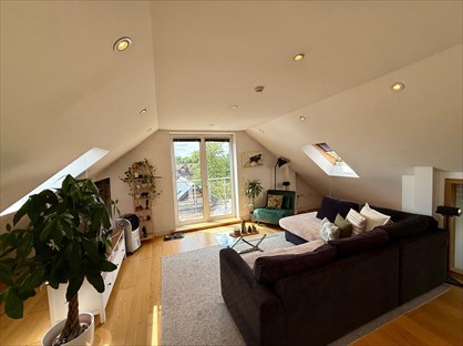 2 Bed Flat, Graham Road, SW19