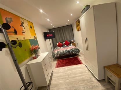 Studio Flat, Brick Lane, E1