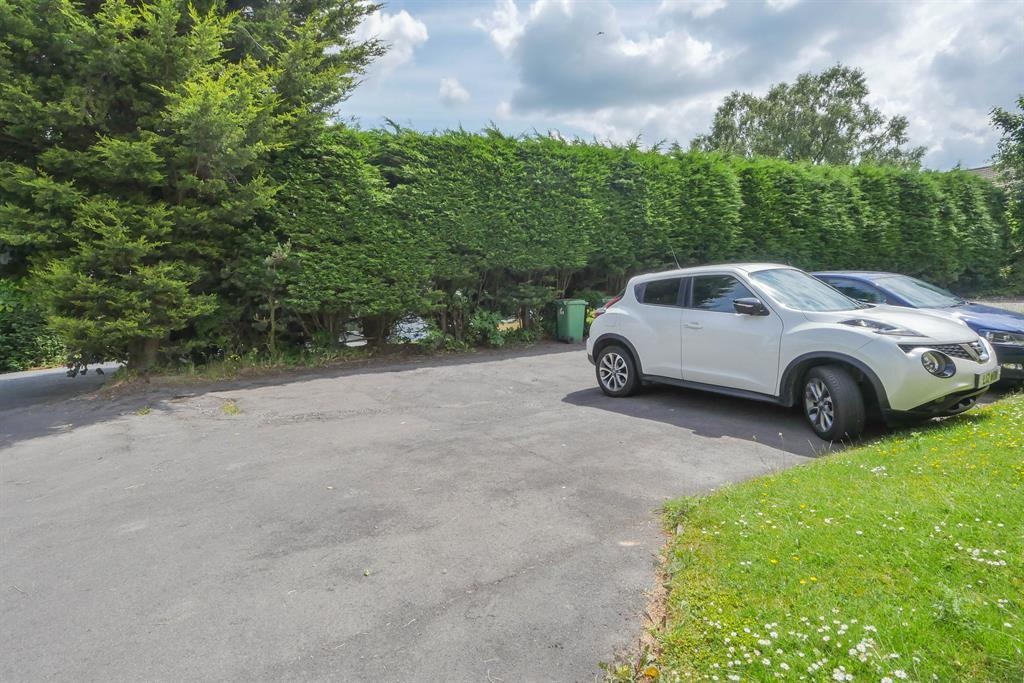 Bradford 1 Bed Flat, Tyersal, BD4 To Rent Now for £525.00 p/m