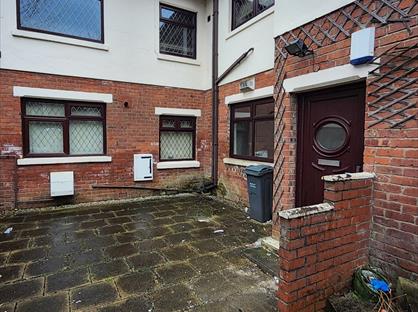 1 Bed Flat, Wellmead Close, M8