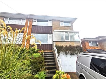 3 Bed Semi-Detached House, Hullett Drive, HX7