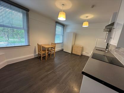 Studio Flat, Church Street, N9