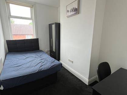 Room in a Shared House, Croft Street, M7