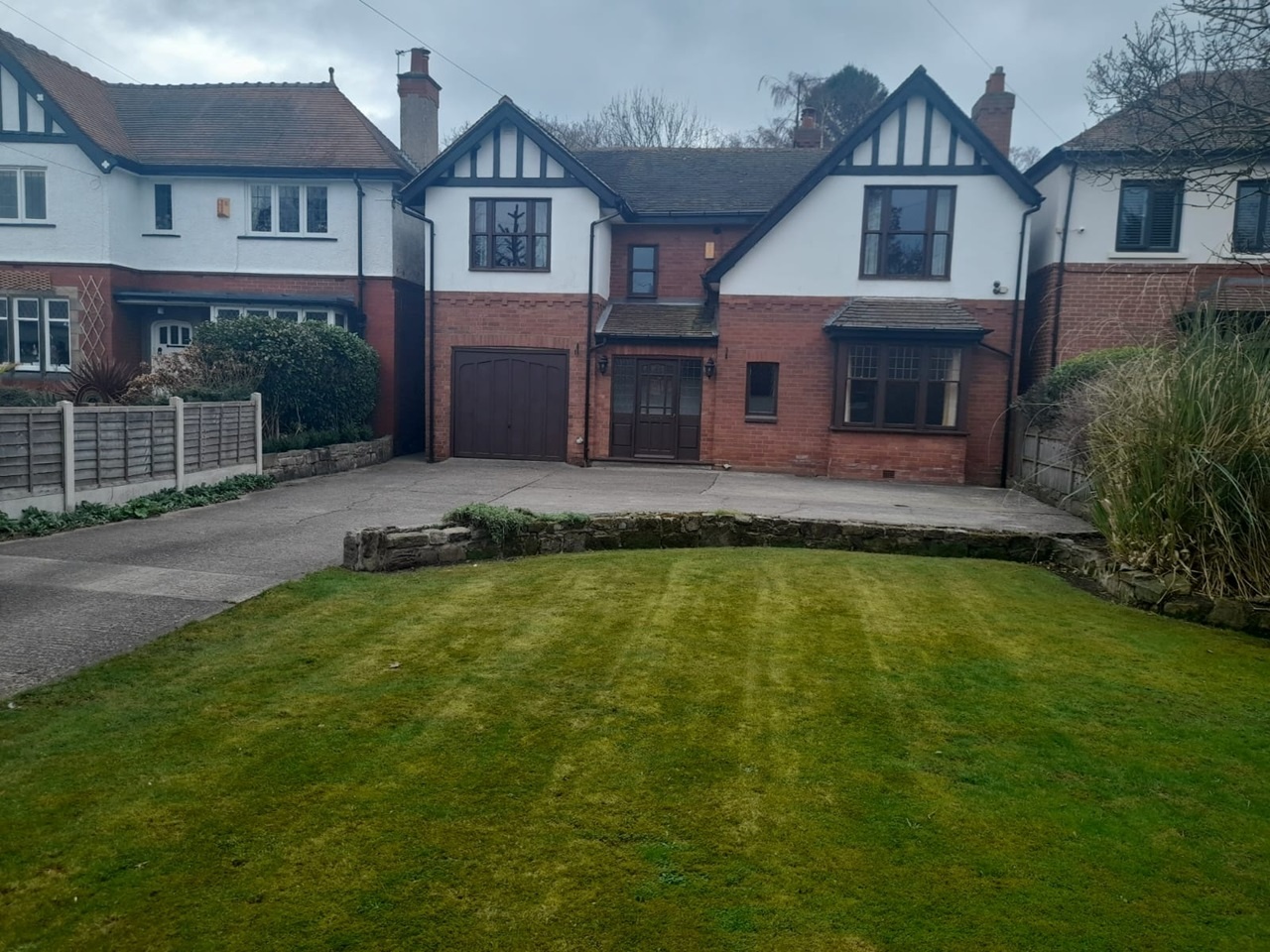 5 Bed Detached House, Barnsley Road, WF2