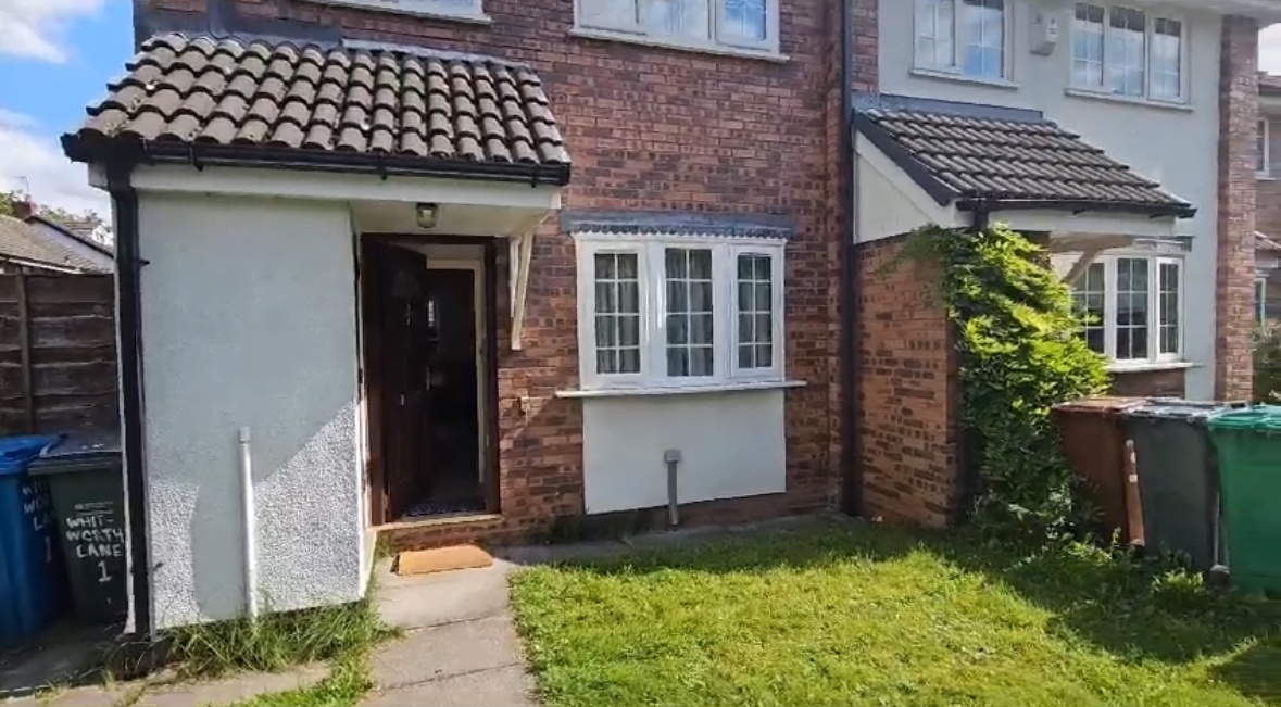 Manchester Room in a Shared House, Whitworth Lane, M14 To Rent Now