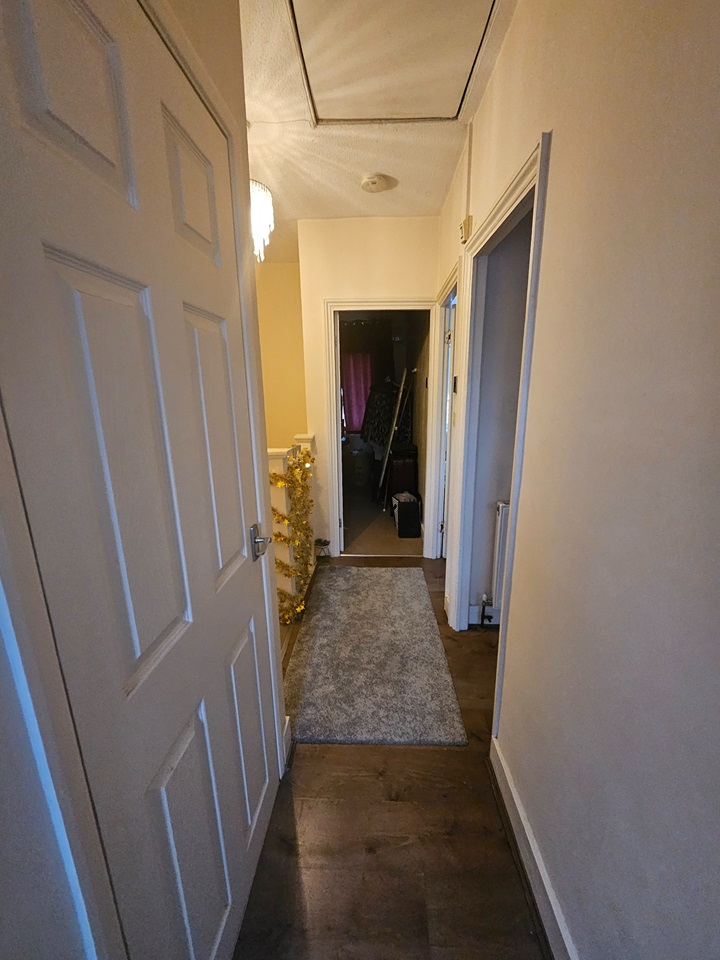 Mitcham 1 Bed Flat, Ashtree Avenue, CR4 To Rent Now for £1,300.00 p/m