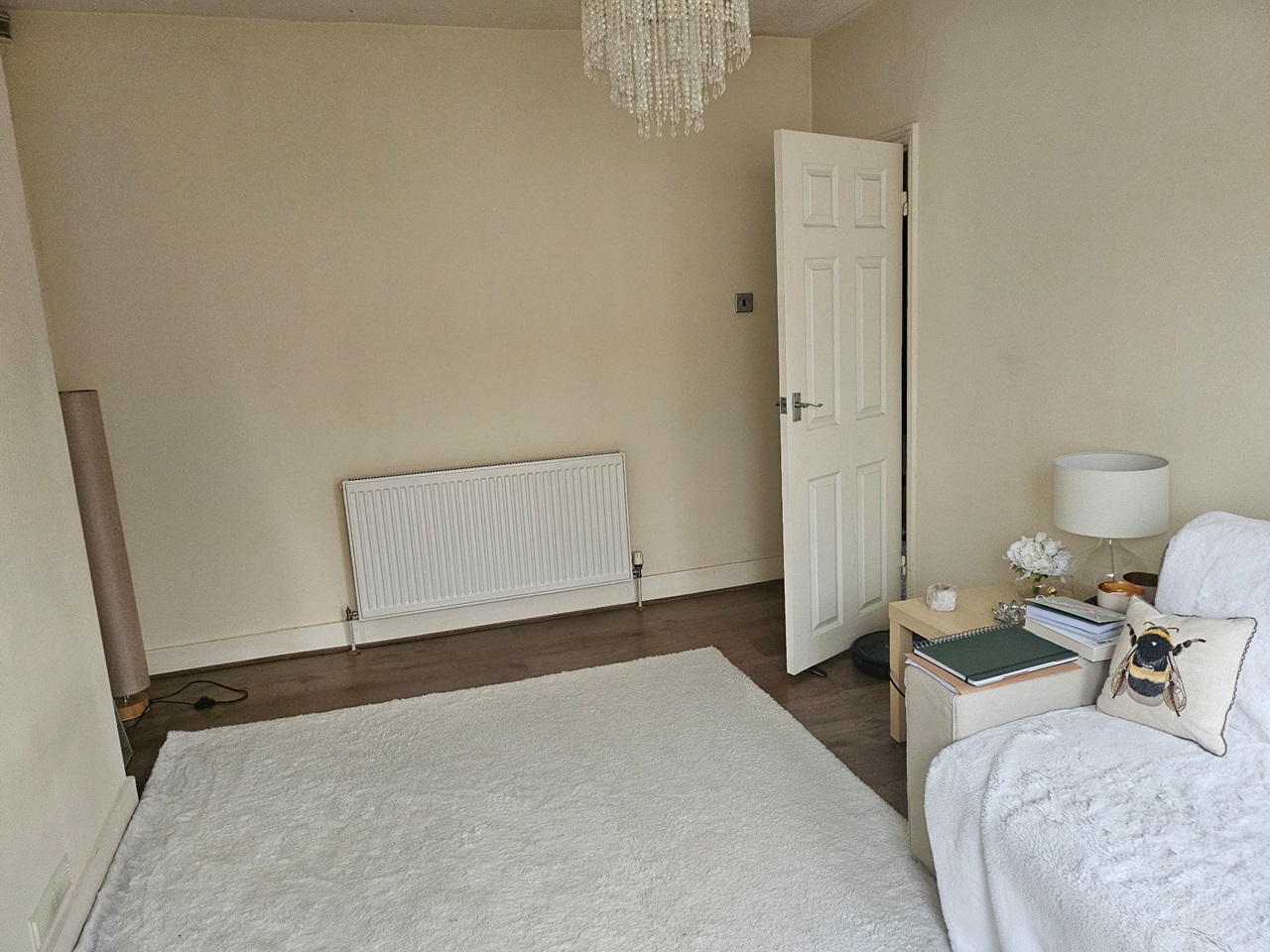 Mitcham 1 Bed Flat, Ashtree Avenue, CR4 To Rent Now for £1,300.00 p/m