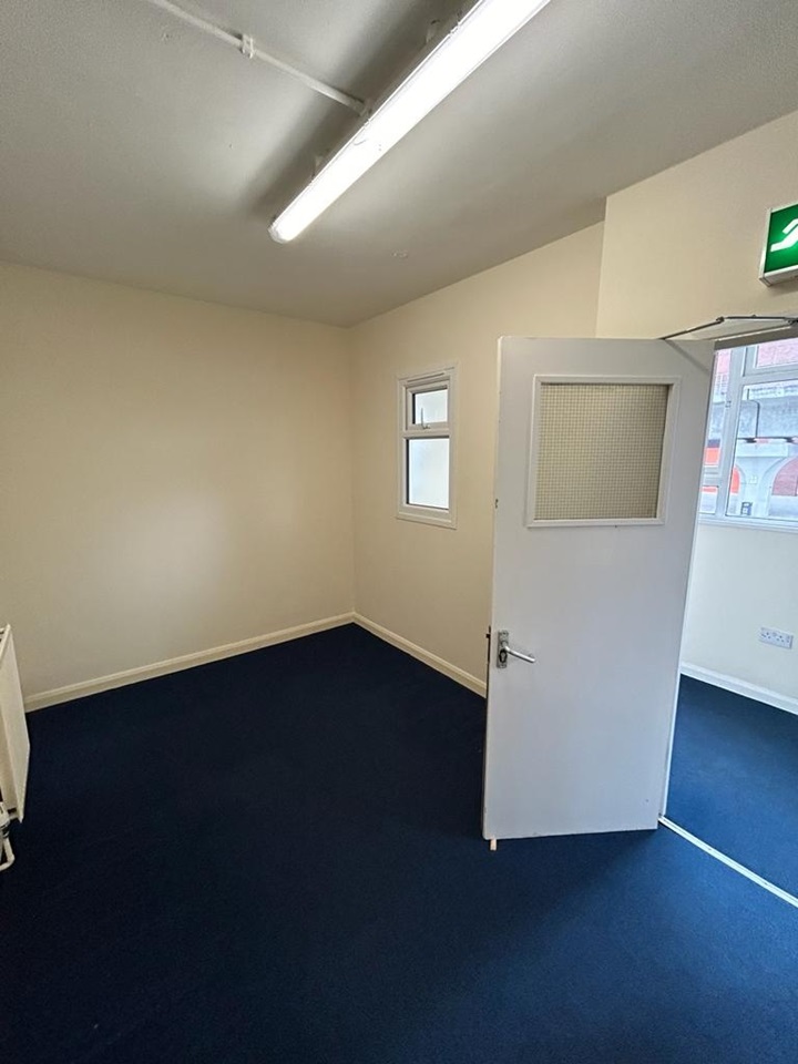 London Room in a Shared House, North Woolwich Road, E16 To Rent Now