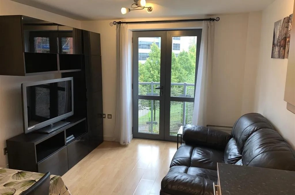 1 Bed Flat, Velocity East, LS11 photo 5
