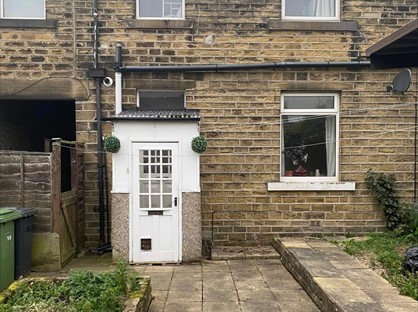 2 Bed Terraced House, Crosland Hill Road, HD4