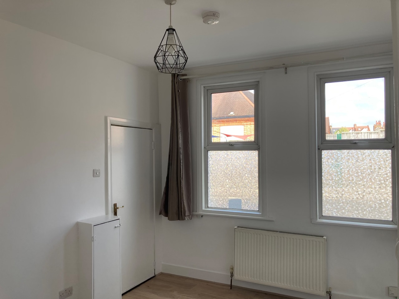 London Studio Flat, Chertsey Street, SW17 To Rent Now for £1,275.00 p/m