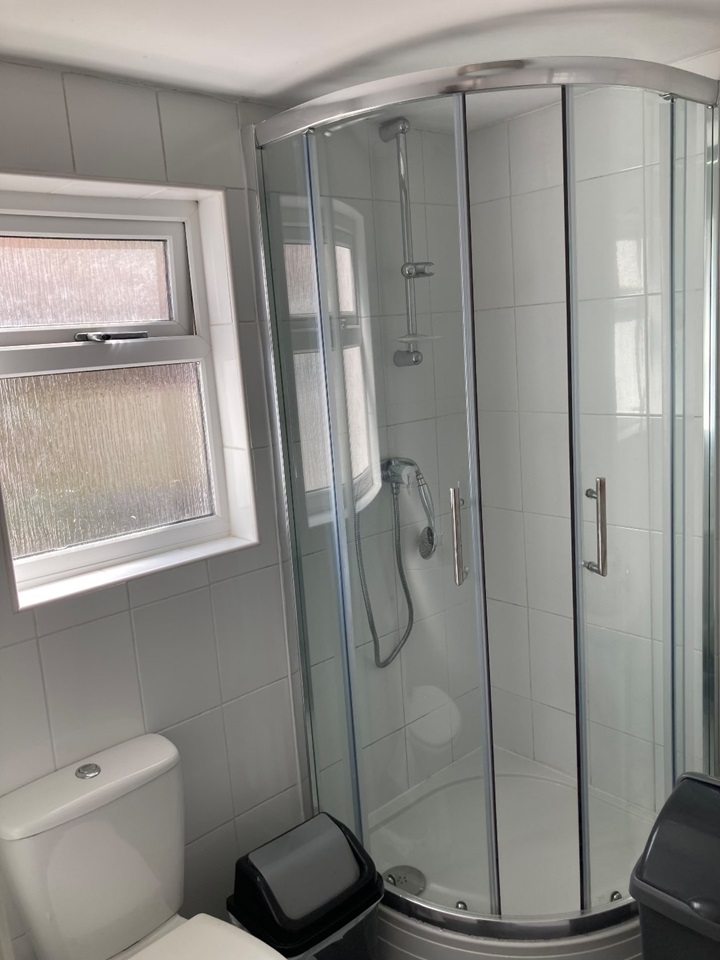 London Studio Flat, Chertsey Street, SW17 To Rent Now for £1,275.00 p/m