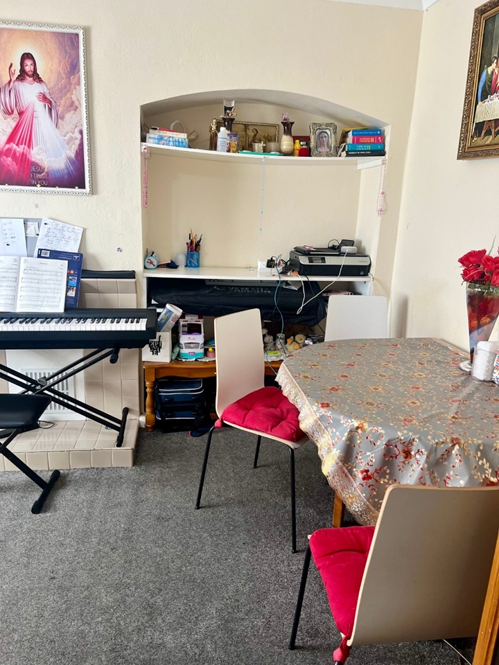 London 3 Bed Terraced House, The Meads, HA8 To Rent Now for £1,850.