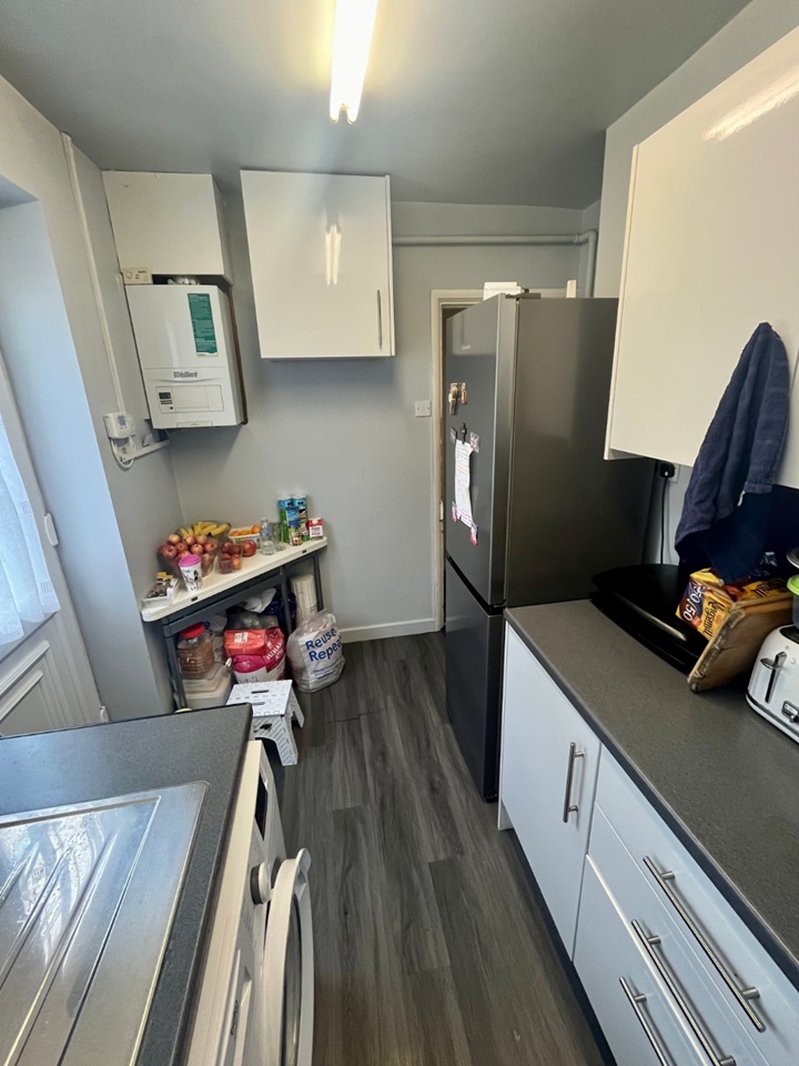 London 3 Bed Terraced House, The Meads, HA8 To Rent Now for £1,850.