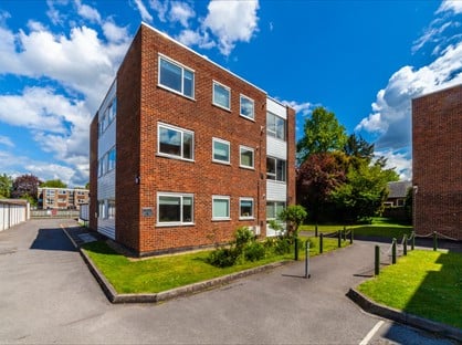 2 Bed Flat, Gloucester Court, SM2