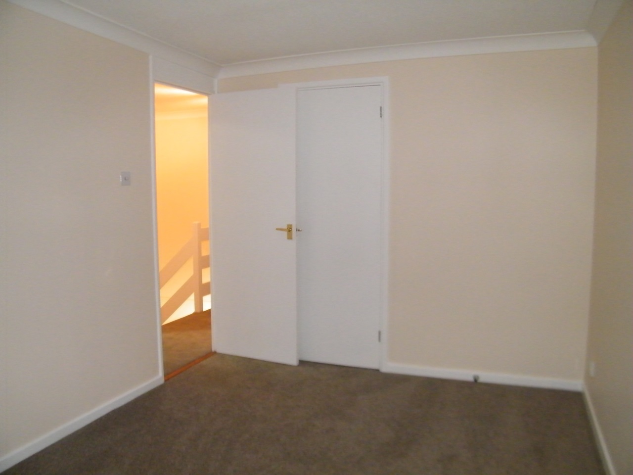 Tadworth 4 Bed Terraced House, Fleetwood Close, KT20 To Rent Now