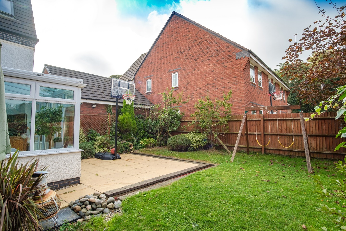 Wolverhampton 6 Bed Detached House, Great Hall Grove, WV4 To Rent