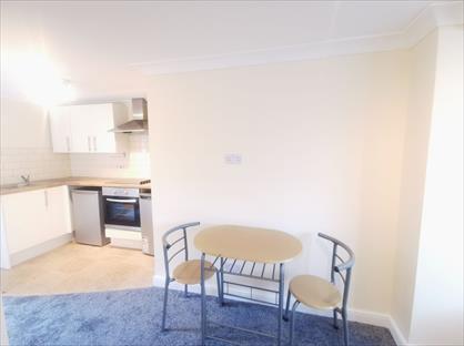 Studio Flat, Hope Avenue, RG12