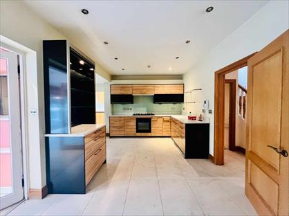 Room in a Shared House, Watford Way, NW7