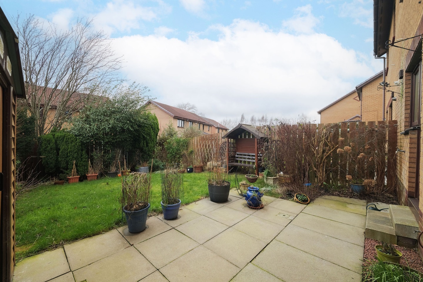 Edinburgh 2 Bed SemiDetached House, Fairbrae, EH11 To Rent Now for