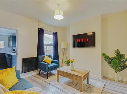 3 Bed Terraced House, Llandilo Street, GL1
