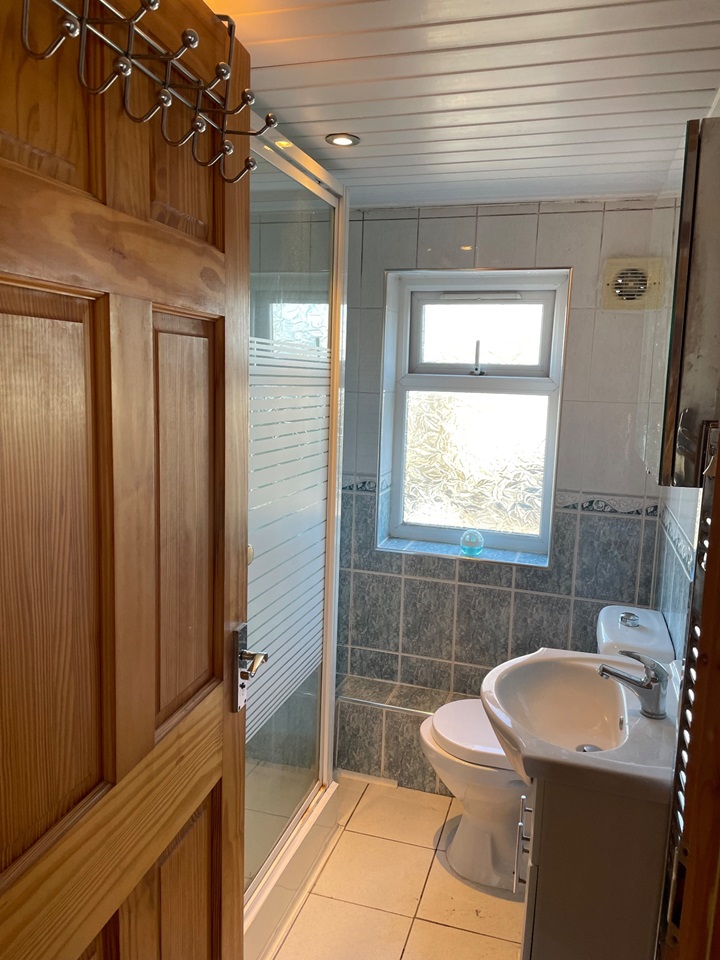 London 1 Bed Flat, Hoylake Road, W3 To Rent Now for £1,500.00 p/m