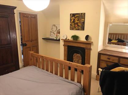 Room in a Shared House, Monton, M30