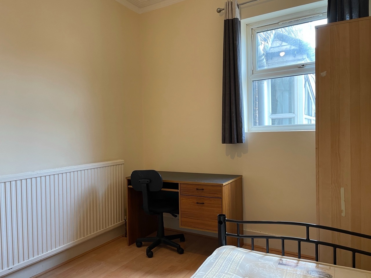 London Room in a Shared House, Nutfield Road, E15 To Rent Now for £