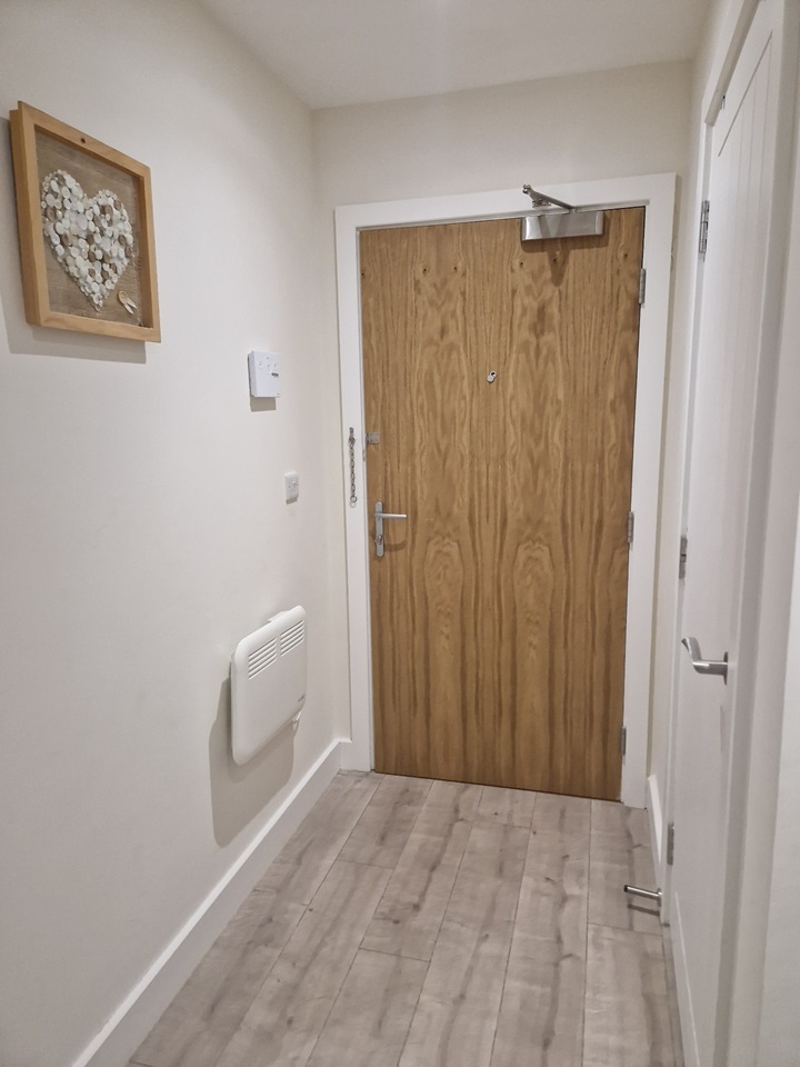 Corby 2 Bed Flat, Station Road, NN17 To Rent Now for £950.00 p/m