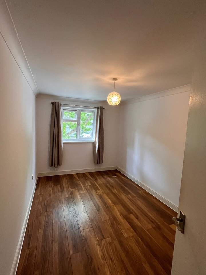 London 2 Bed Flat, Cheriton Close, W5 To Rent Now for £1,800.00 p/m