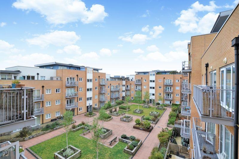 Croydon 1 Bed Flat, Peebles Court, CR0 To Rent Now for £1,300.00 p/m