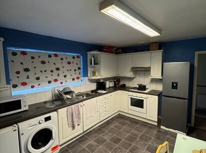 1 Bed Flat, Balds Lane, DY9