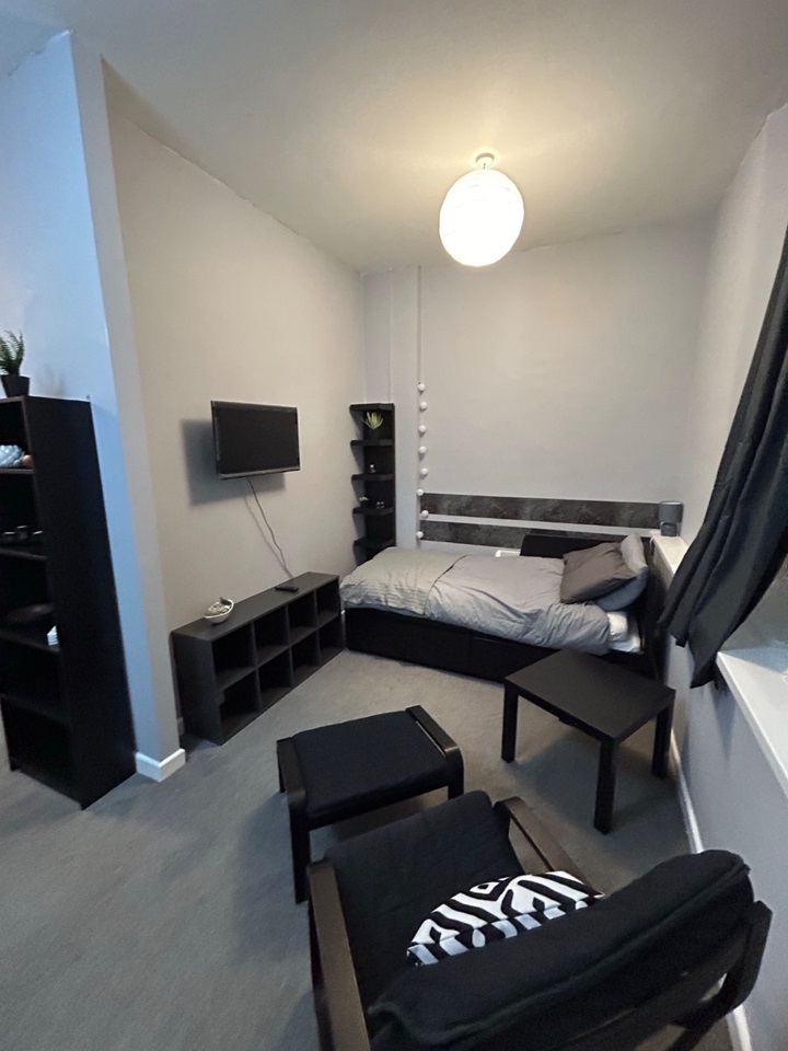 Cardiff Studio Flat, Cardiff, CF11 To Rent Now for £950.00 p/m