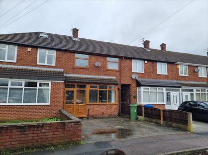 3 Bed Semi-Detached House, Malvern Avenue, M43