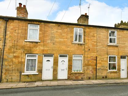 2 Bed Terraced House, St. James Street, LS22