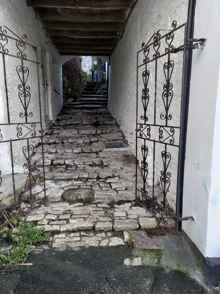 Calstock 2 Bed Flat, Fore Street, PL18 To Rent Now for £900.00 p/m