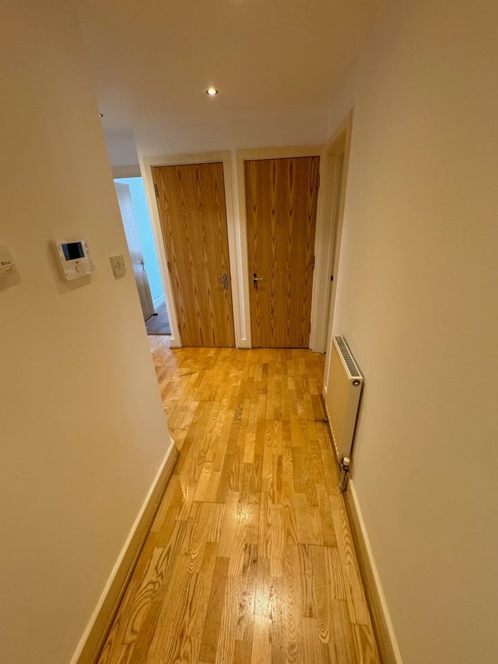2 Bed Flat, Victory Place, E14 photo 5