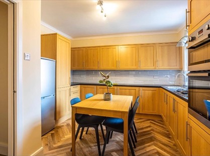 2 Bed Flat, Featherstone Lane, WF7