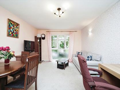 1 Bed Flat, Eton Road, SM2