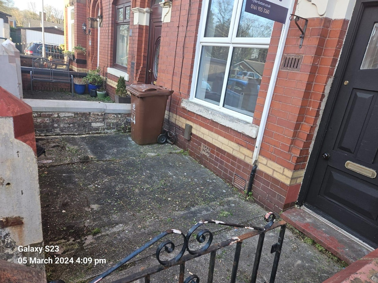 Royton, Oldham 2 Bed Terraced House, Glen Grove, OL2 To Rent Now