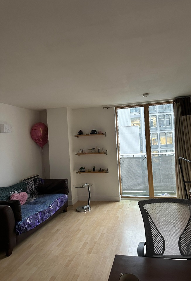 Salford Room in a Shared Flat, Salford, M3 To Rent Now for £638.00 p/m