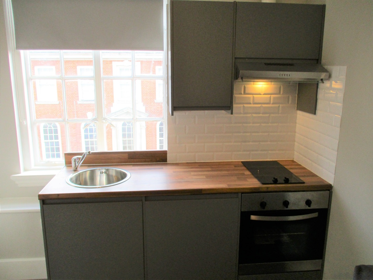 Romford Studio Flat, South Street, RM1 To Rent Now for £1,100.00 p/m