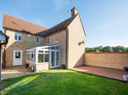 3 Bed Detached House, Short Term Let, CO2