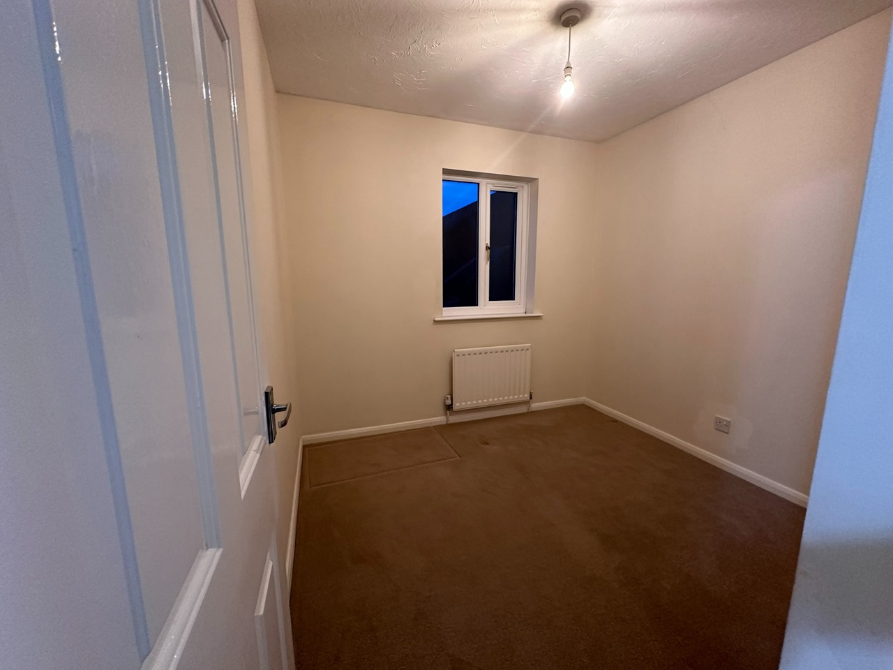 Shenley Brook End, Milton Keynes 3 Bed SemiDetached House, Chartley