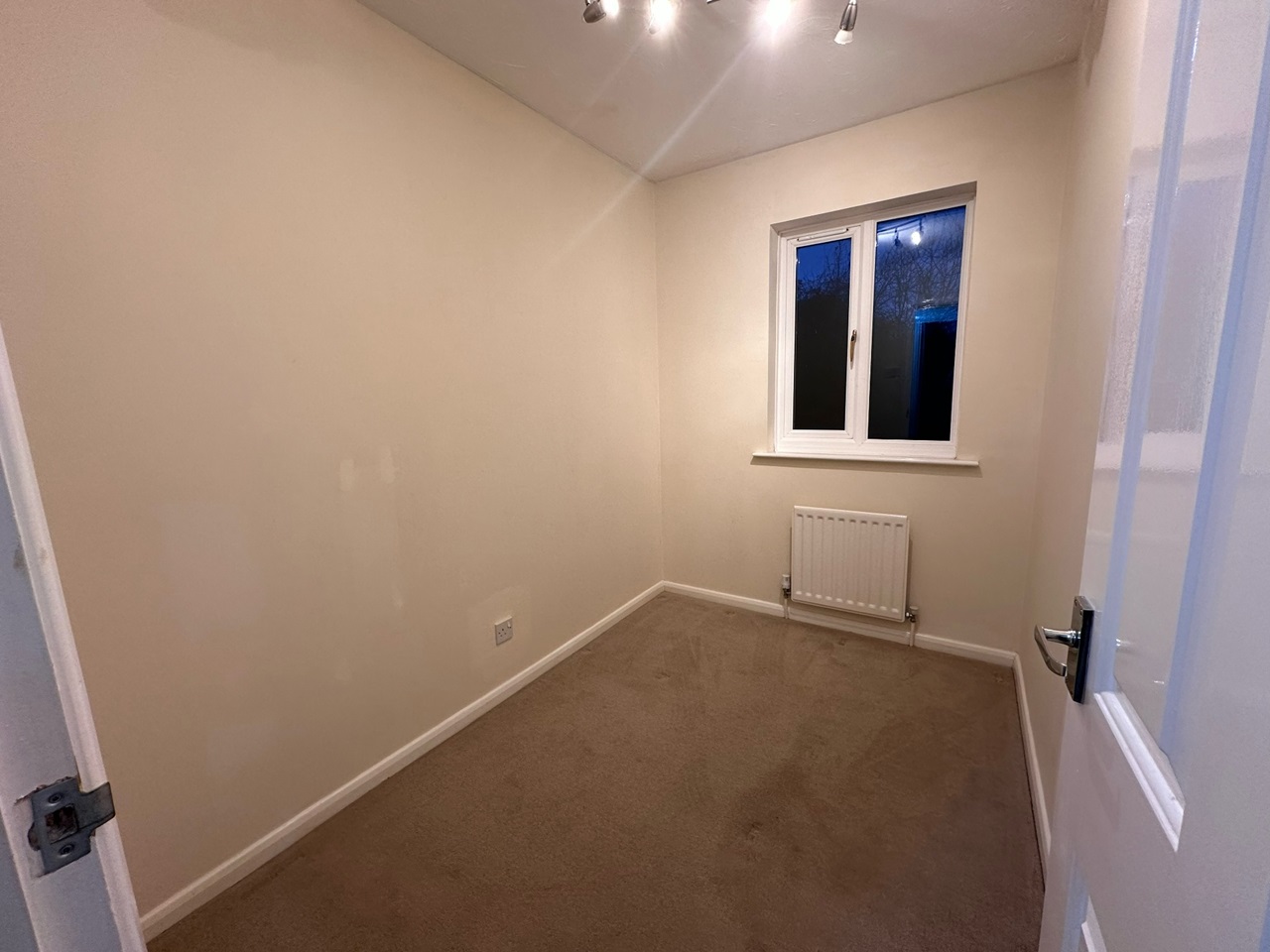 Shenley Brook End, Milton Keynes 3 Bed SemiDetached House, Chartley