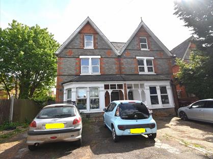 6 Bed Terraced House, Christchurch Road, RG2