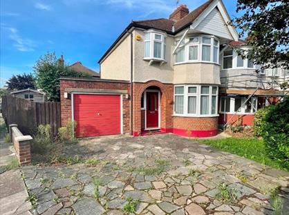 3 Bed Semi-Detached House, Dimsdale Drive, EN1