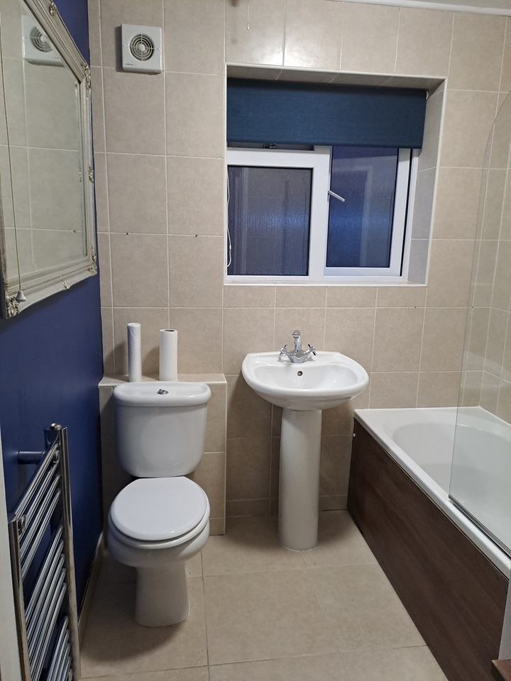 Bournemouth 2 Bed Flat, Draycott Road, BH10 To Rent Now for £1,075.