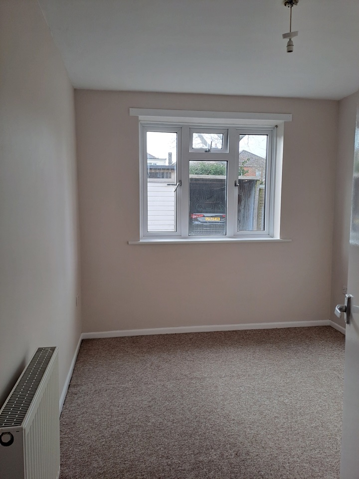 Bournemouth 2 Bed Flat, Draycott Road, BH10 To Rent Now for £1,075.