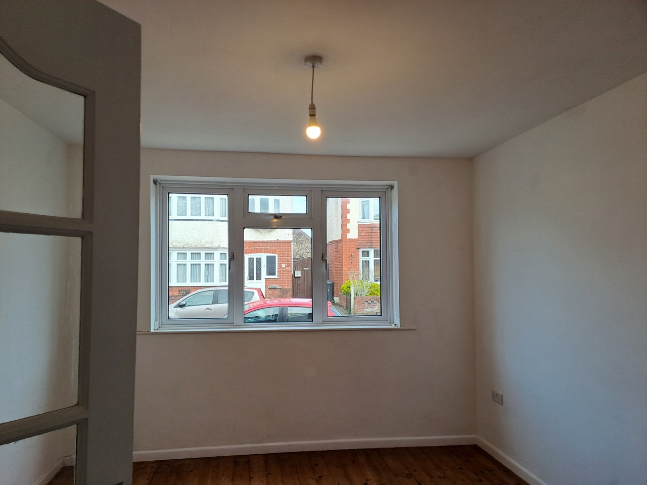 Bournemouth 2 Bed Flat, Draycott Road, BH10 To Rent Now for £1,075.